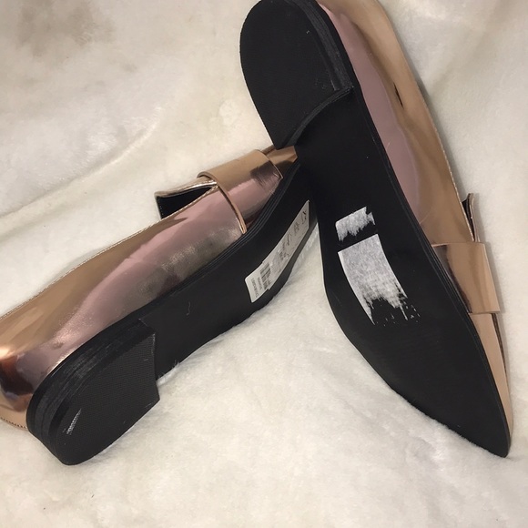 ⬇️🆕Rose gold metallic pointed loafers - Picture 4 of 5